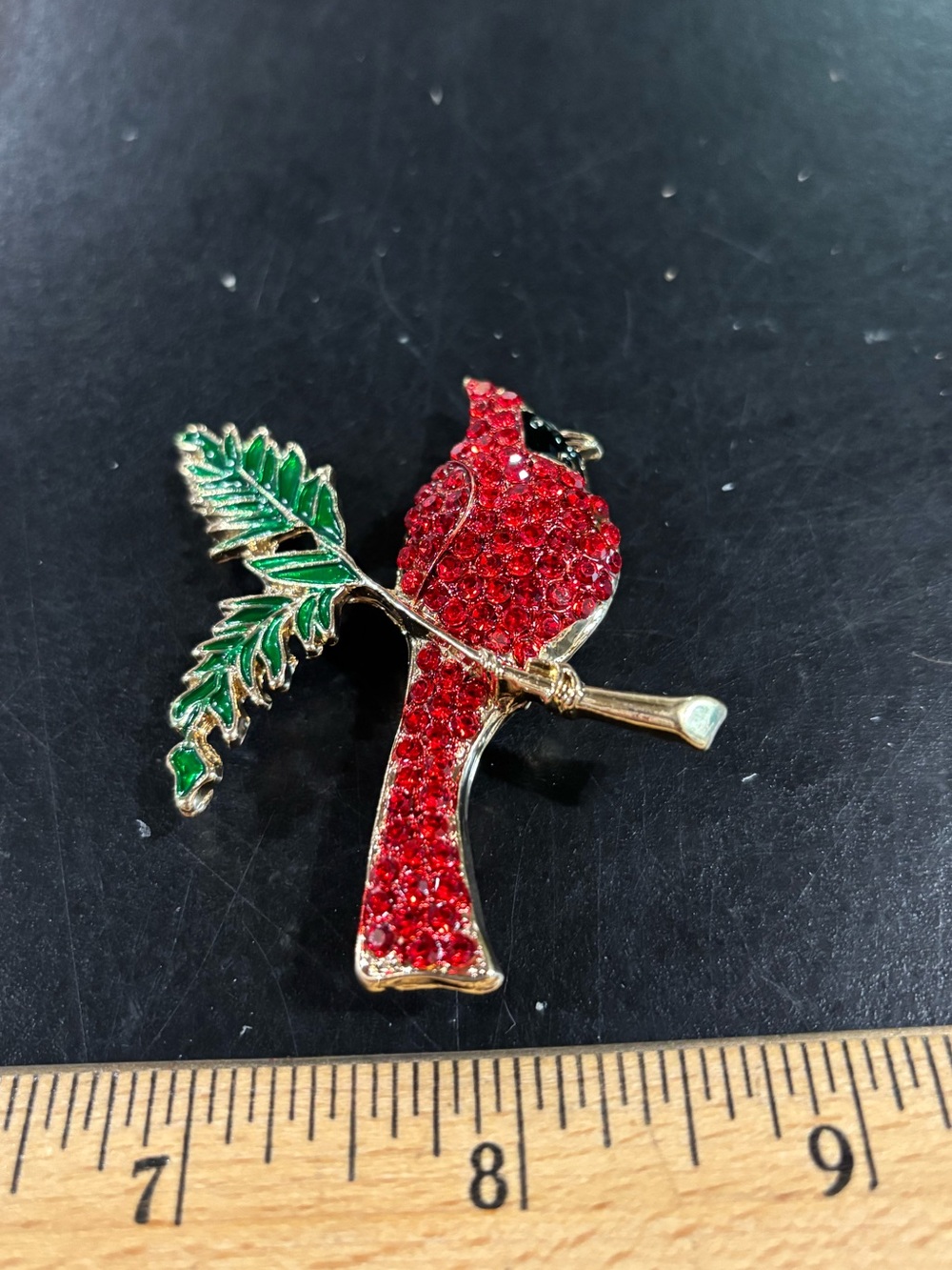 CARDINAL RED RHINESTONE GOLD TONE BIRD PIN BROOCH NWOT